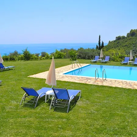 Escape Luxury By The Pool Beach, Corfu דירה *