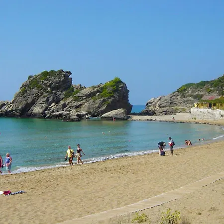 Escape Luxury By The Pool Beach, Corfu דירה *